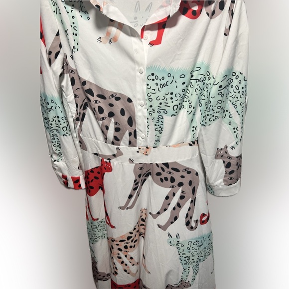 Qianmo Ge giraffe print dress. Side zipper. Button up from waist D2 - Picture 5 of 8